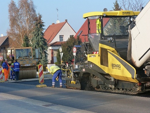 Гусеничный aсфальтоукладчик BF 900 C